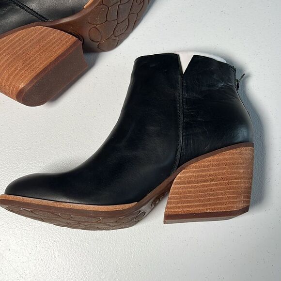 Kork-Ease Chandra Bootie Boots Shoes - Picture 3 of 9